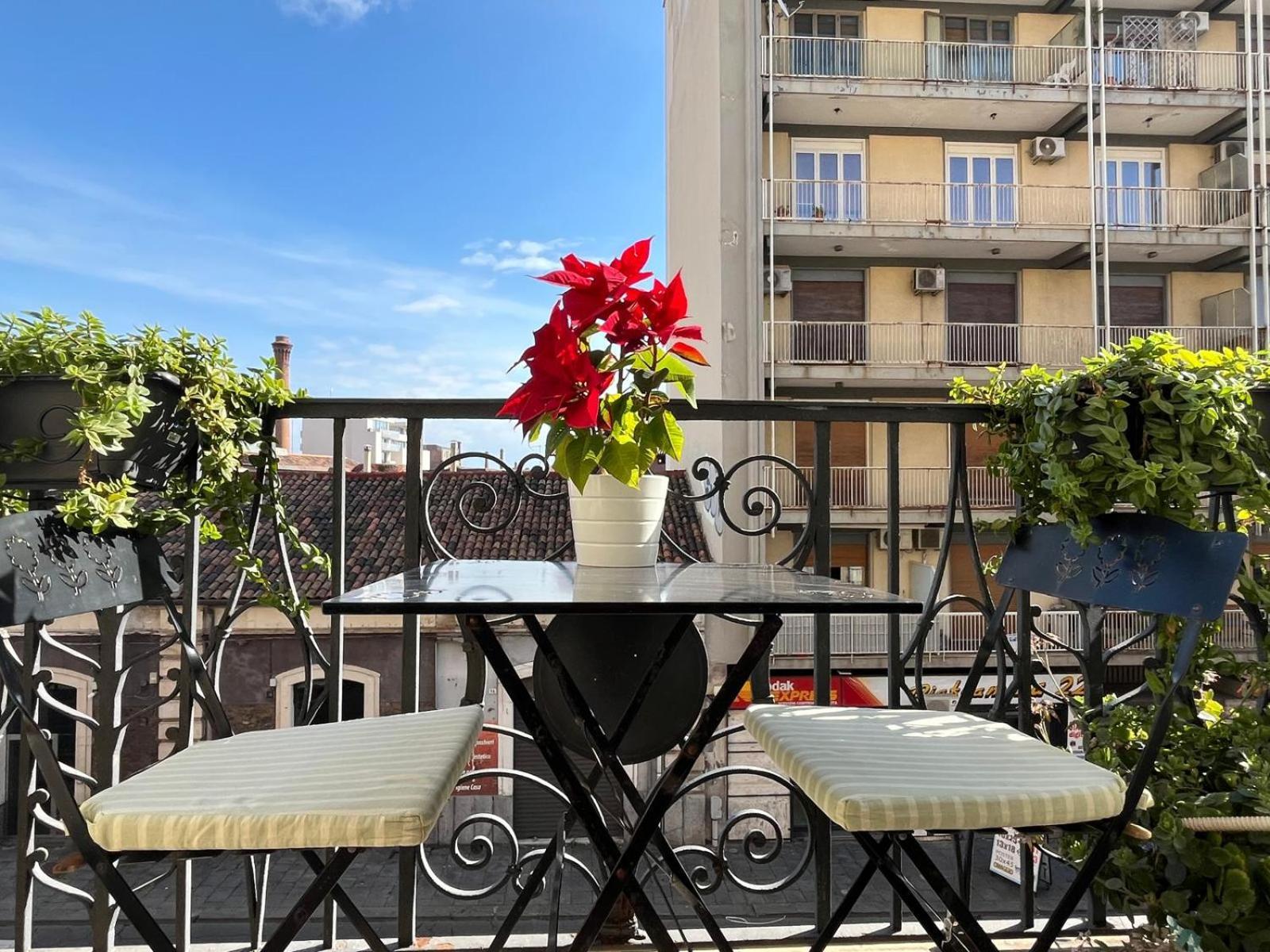 Persefone Apartment Catania Bagian luar foto